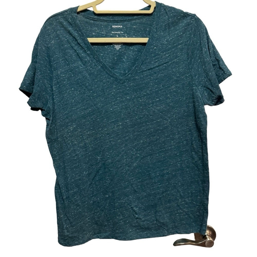 Sonoma - Everyday Tee - Vneck - Size L